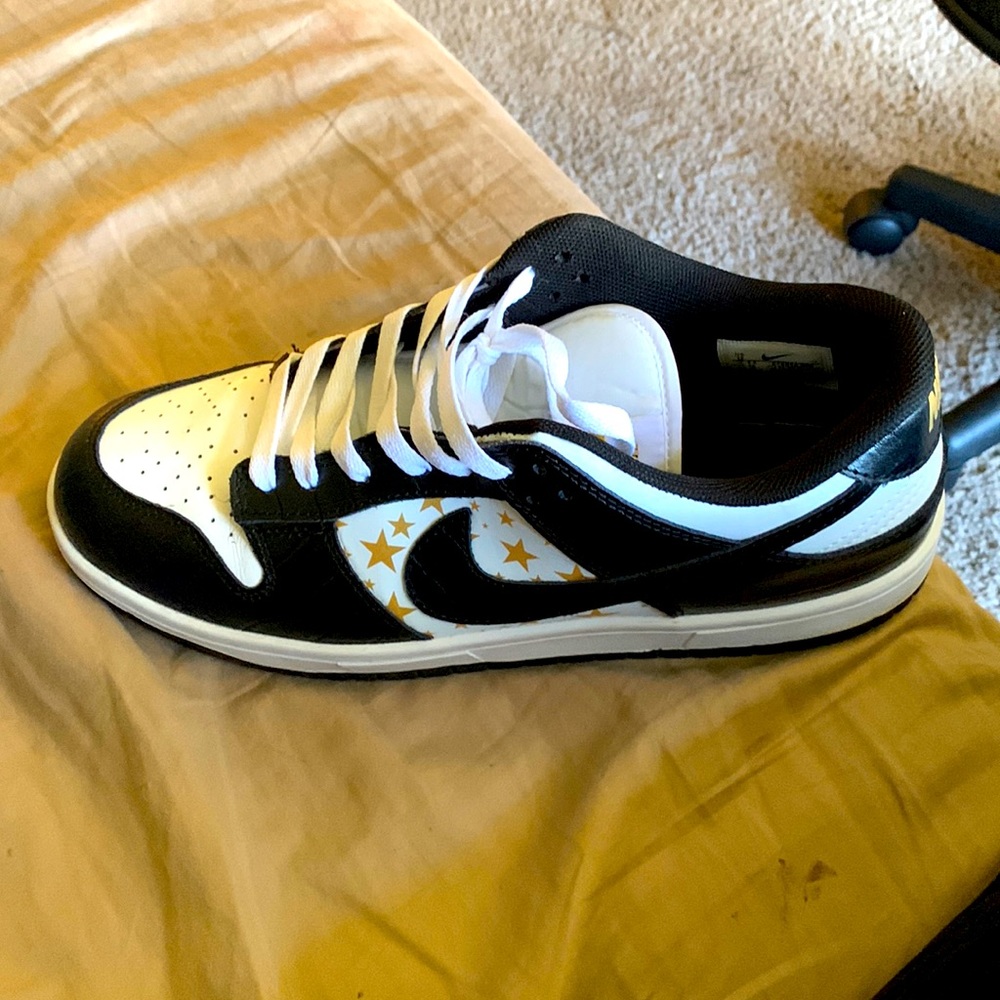 Black supreme panda dunks